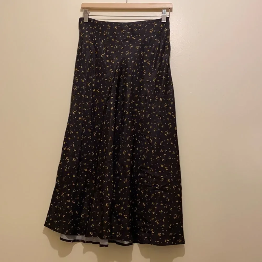 𝅺h&m long floral black- yellow skirt skirt. NWT. New. Size 4